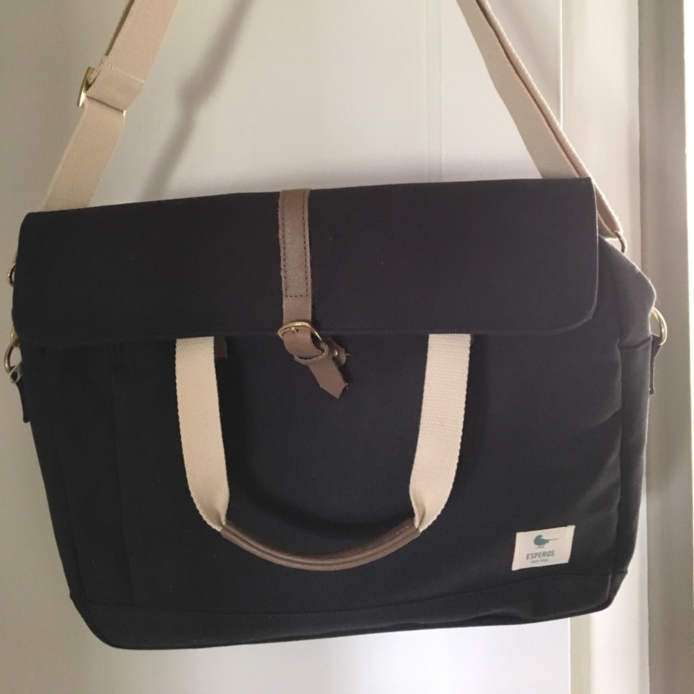 NWOT Messenger Bag Summer